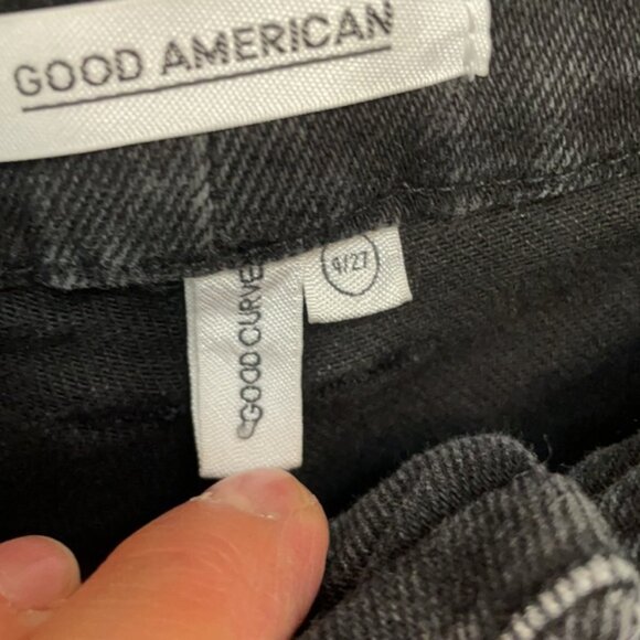 GOOD AMERICAN Good Curves Faded Black Wash Jeans - Picture 5 of 12